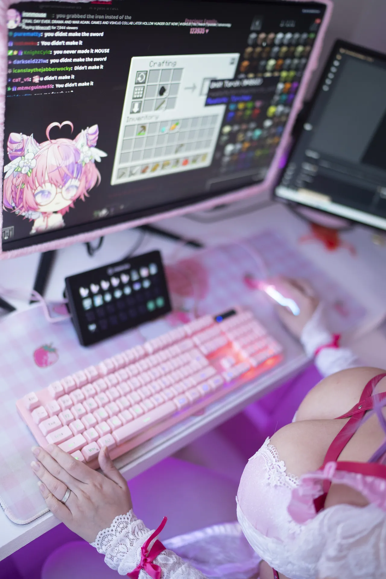 Hana Bunny - Ironmouse-erohere2.webp